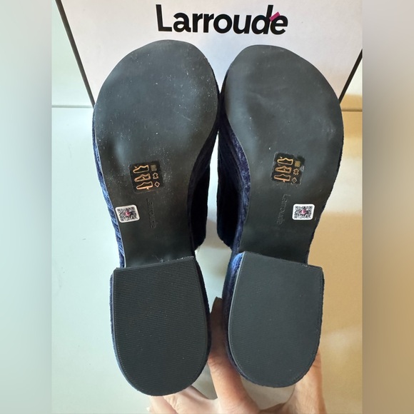 Larroude Miso Clog Women's Midnight Blue Velvet Corduroy Platform Shoes New - Picture 10 of 10